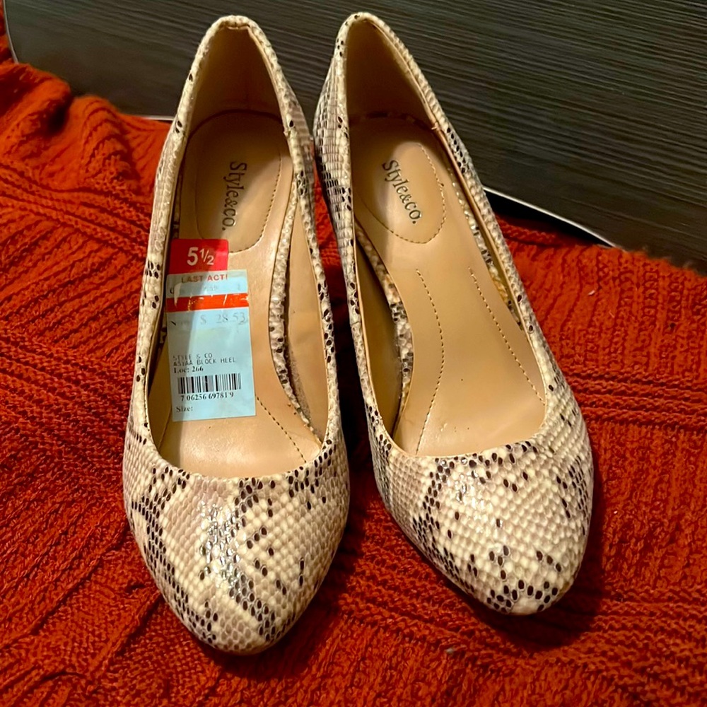 Snake Style - Pumps 2.5 Thick Heel Size 5.5